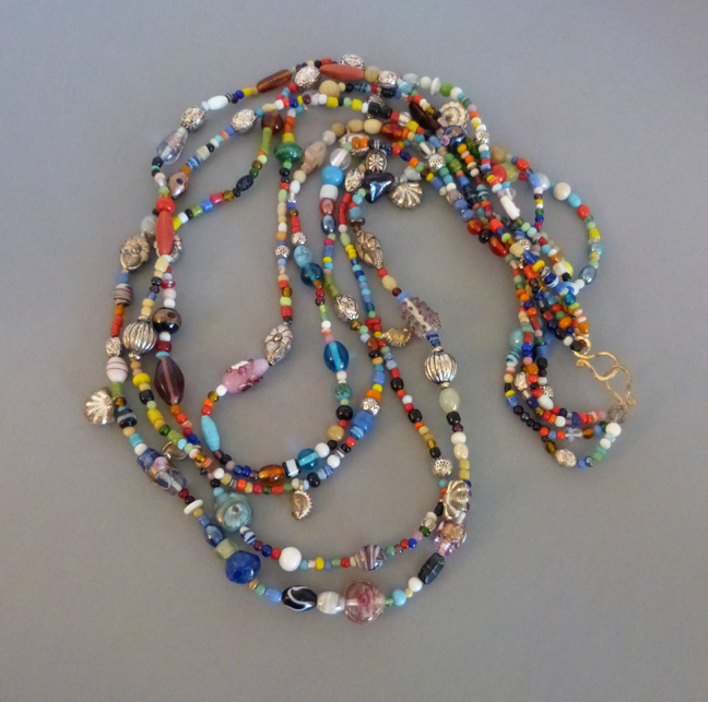 BEADS multi-bead necklace with a nice 